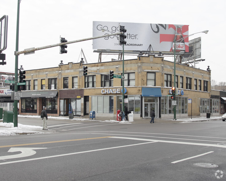 3956 N Sheridan Rd, Chicago, IL for lease - Primary Photo - Image 1 of 17