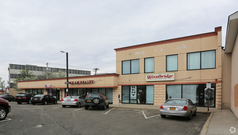 21-23 Jerusalem Ave, Hicksville, NY for sale - Primary Photo - Image 1 of 1