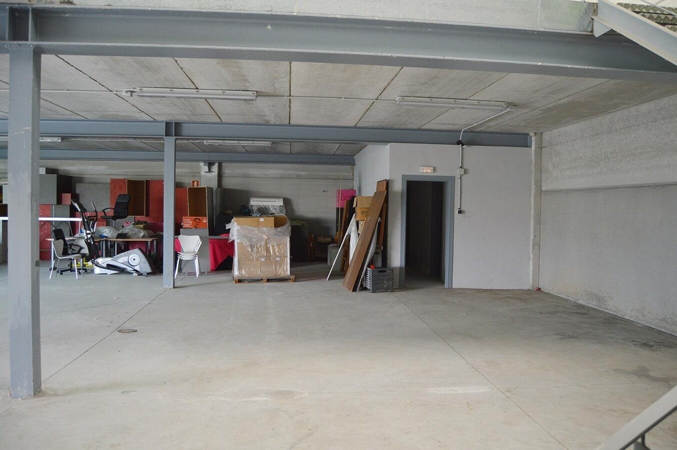Segovia, SEG 40195 - Unit 8 - - Interior Photo - Image 1 of 13