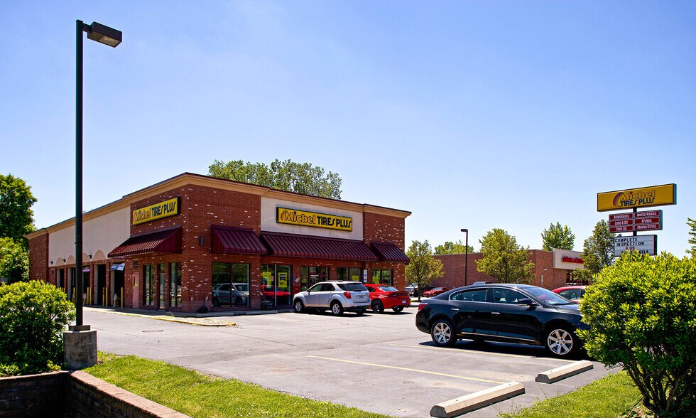 521 W Alexis Rd, Toledo, OH for sale - Building Photo - Image 1 of 1