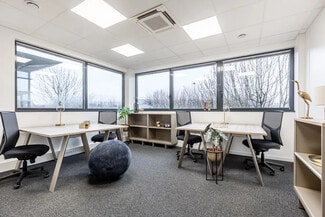 More details for 6 Rue Blaise Pascal, Élancourt - Coworking for Lease