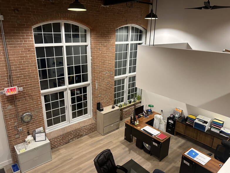 70 Moshassuck Rd, Lincoln, RI for lease - Building Photo - Image 1 of 20