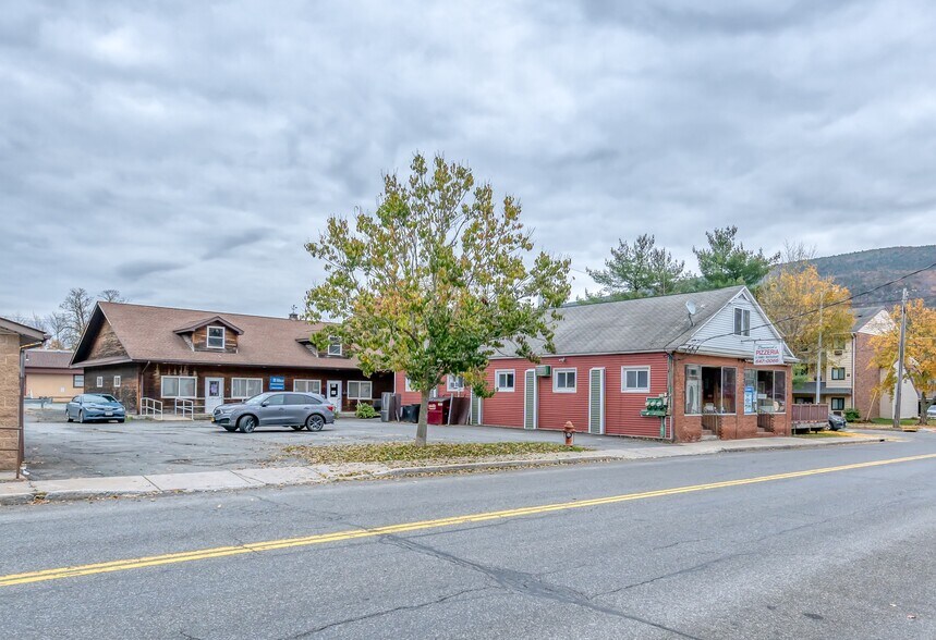 104 Center St, Ellenville, NY 12428