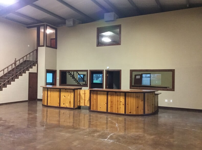 8835 Loop 540, Beasley, TX for lease - Interior Photo - Image 3 of 26