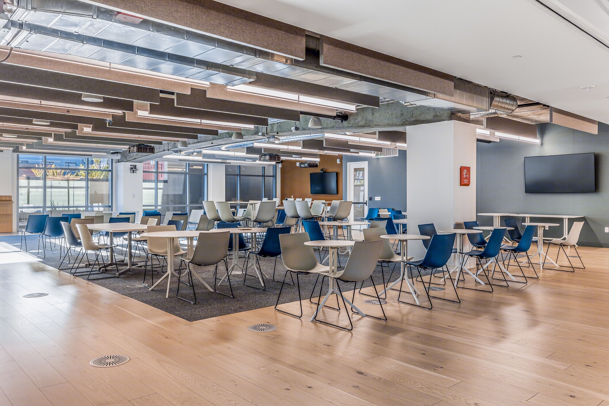 153 Townsend St, San Francisco, CA for lease Interior Photo- Image 1 of 3