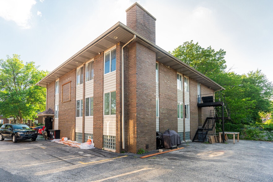 919 Greenbrier Rd, Dekalb, IL for sale - Building Photo - Image 3 of 19