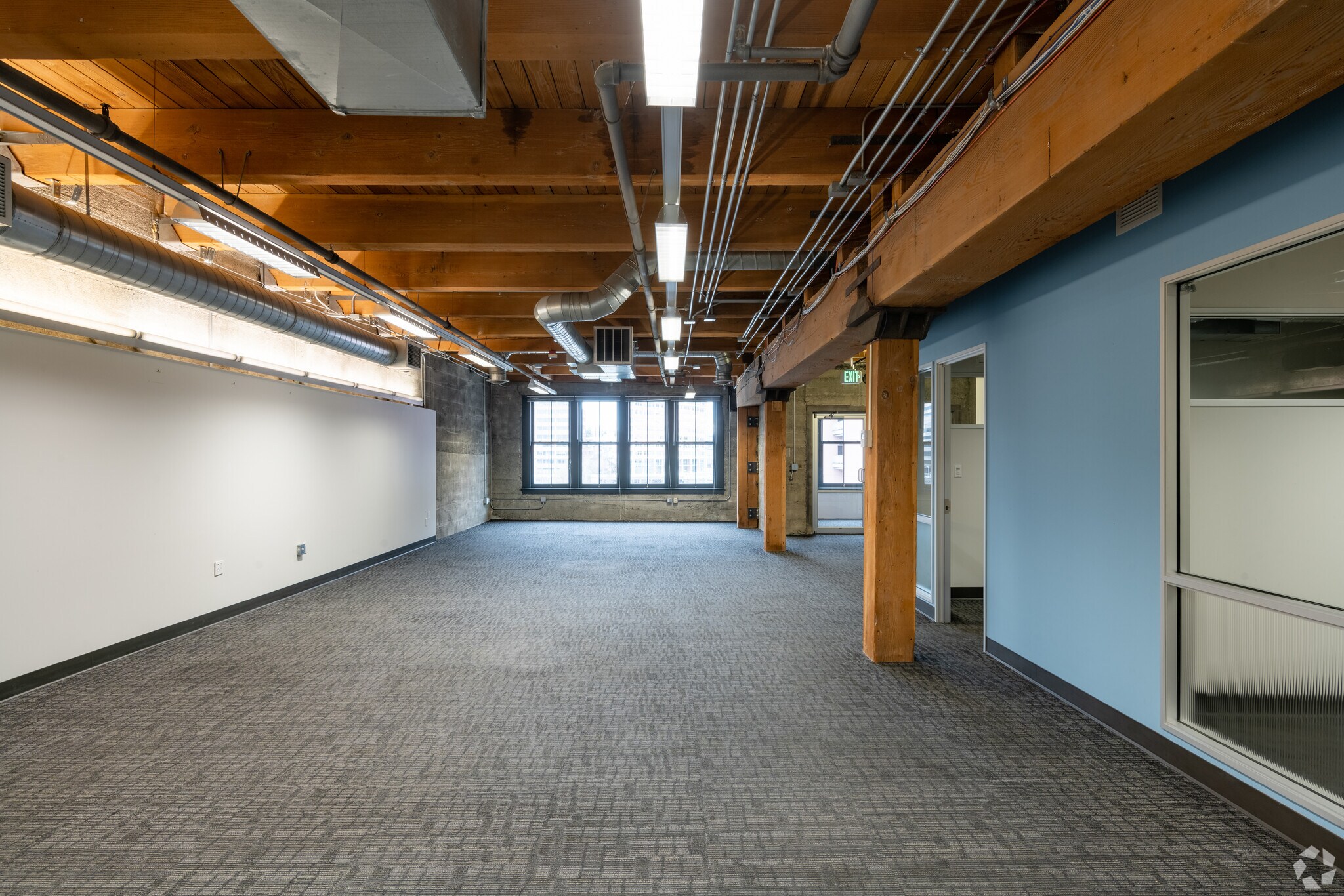 568 1st Ave S, Seattle, WA for lease Interior Photo- Image 1 of 4