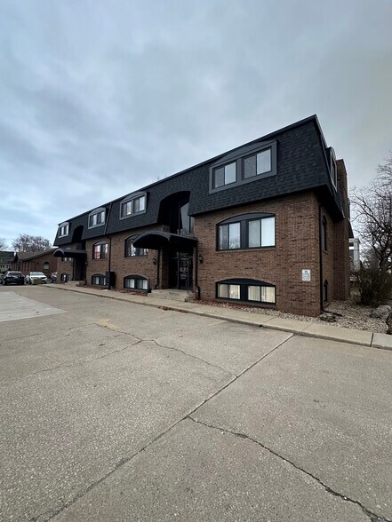 250 N Main St, Crown Point, IN for lease - Building Photo - Image 2 of 10