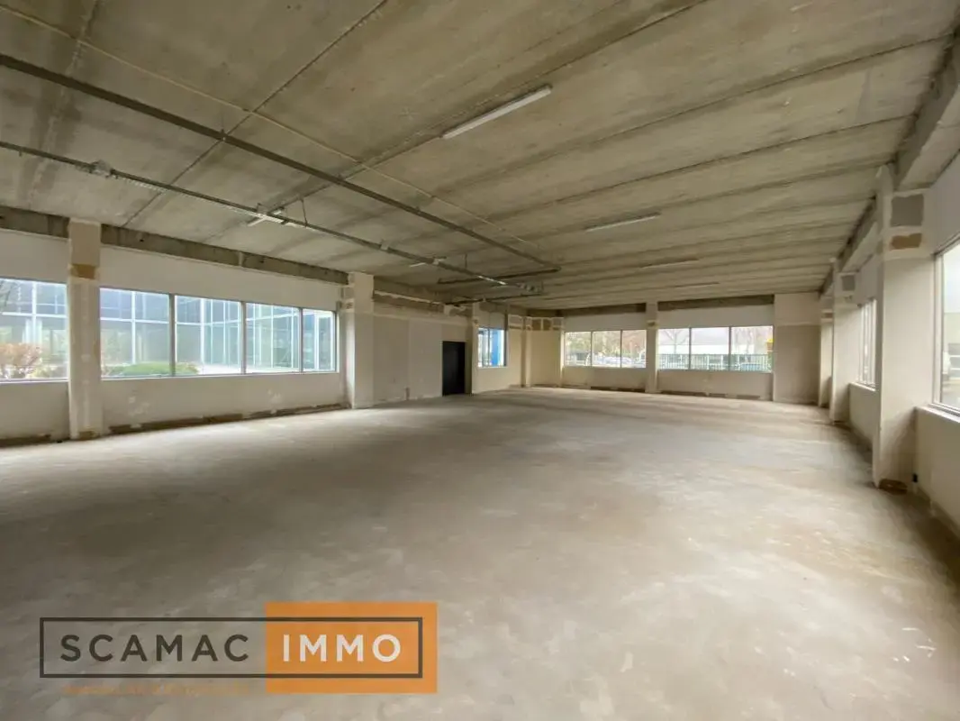 Flex in Les Ulis for lease Interior Photo- Image 1 of 1