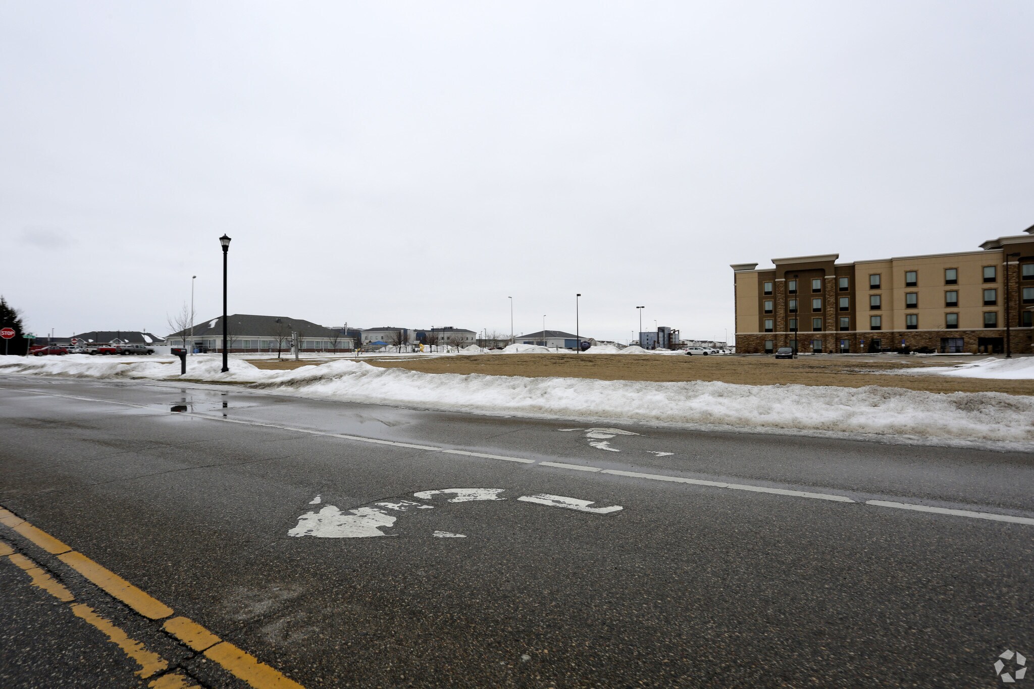 4650 S Agassiz Crossing, Fargo, ND for sale Primary Photo- Image 1 of 1