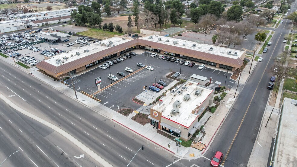 27012751 N Blackstone Ave, Fresno, CA 93703