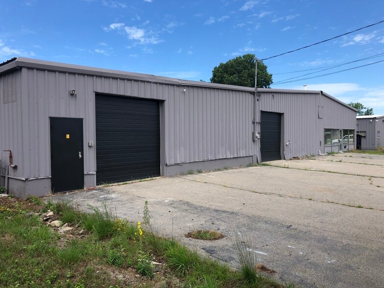 31 Wilclar St, Warwick, RI for lease - Building Photo - Image 2 of 6