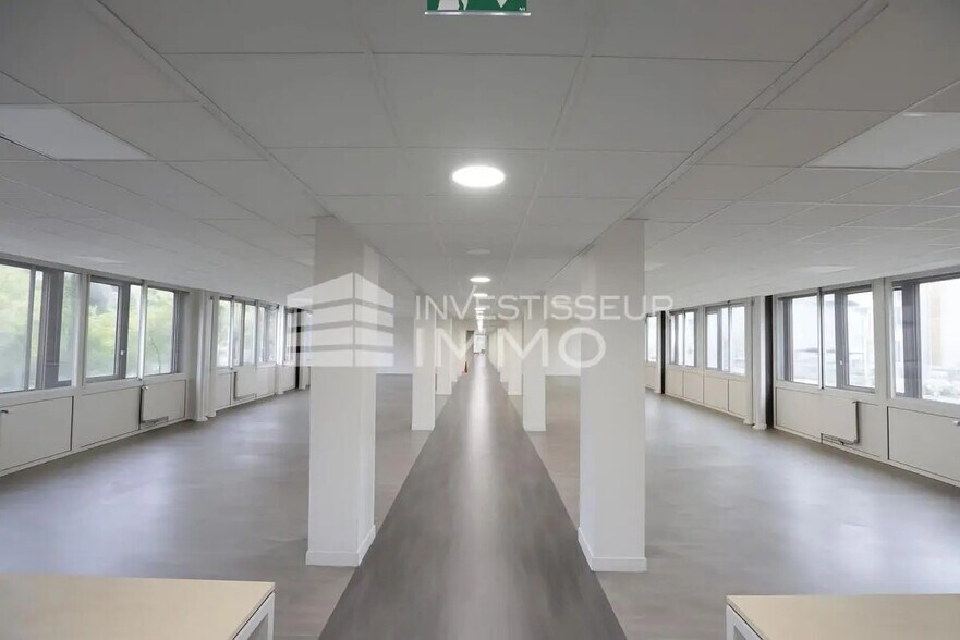 Office in Boissy-Saint-Léger for lease - Building Photo - Image 2 of 14
