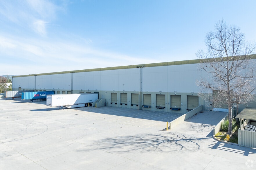 3935-3949 Heritage Oak Ct, Simi Valley, CA for lease - Building Photo - Image 3 of 10