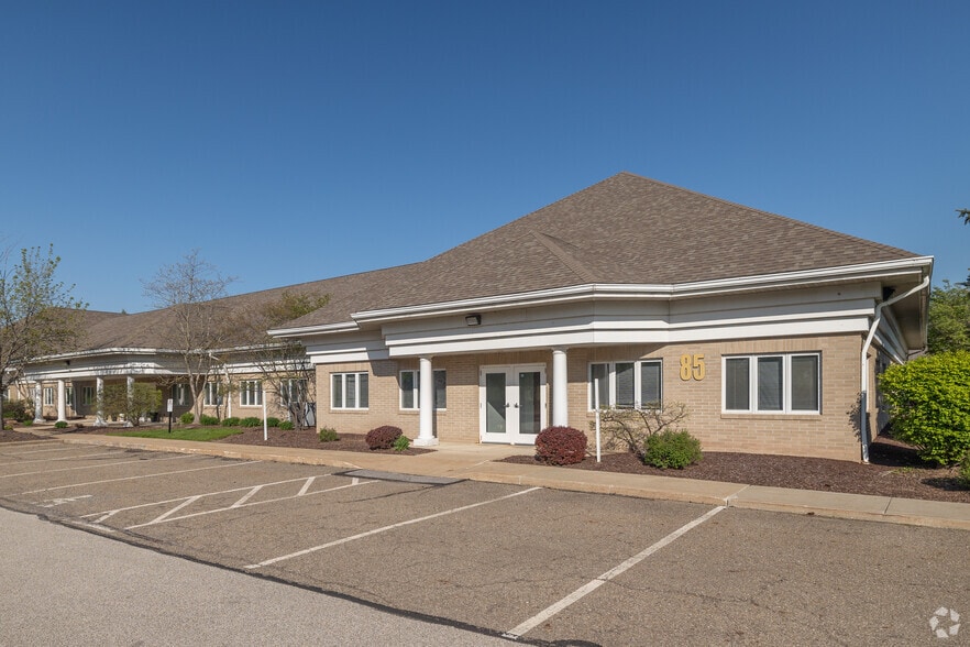 85-115 Executive Pky, Hudson, OH for lease - Building Photo - Image 2 of 7