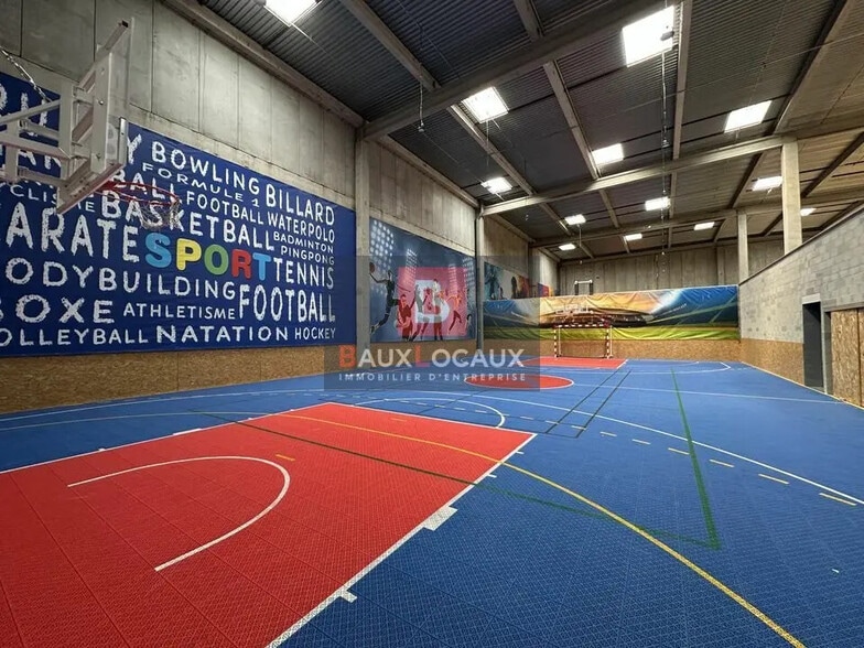 Flex in Le Pontet for lease - Interior Photo - Image 2 of 12