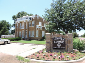 Hunter's Lodge Motel - Motel