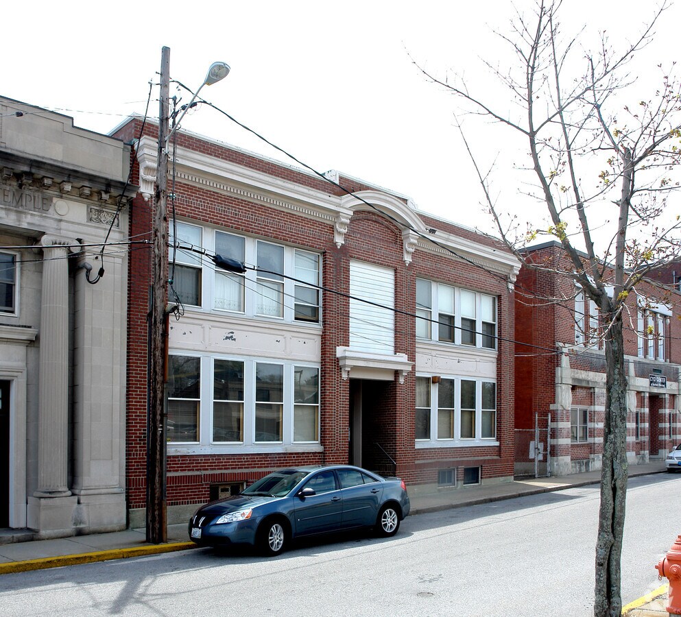 77 Federal St, Woonsocket, RI 02895 Property Record