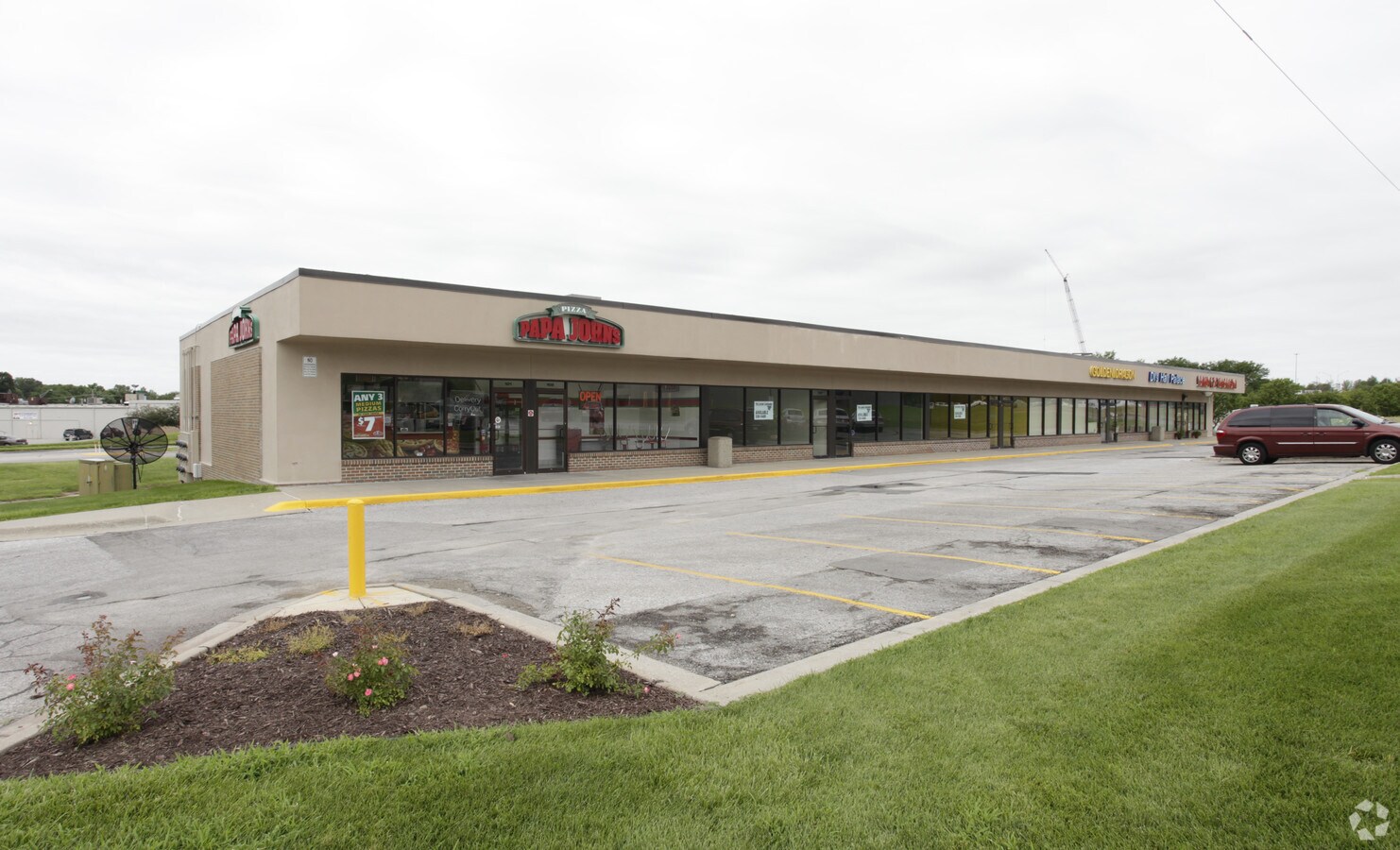 923 Galvin Rd S, Bellevue, NE 68005