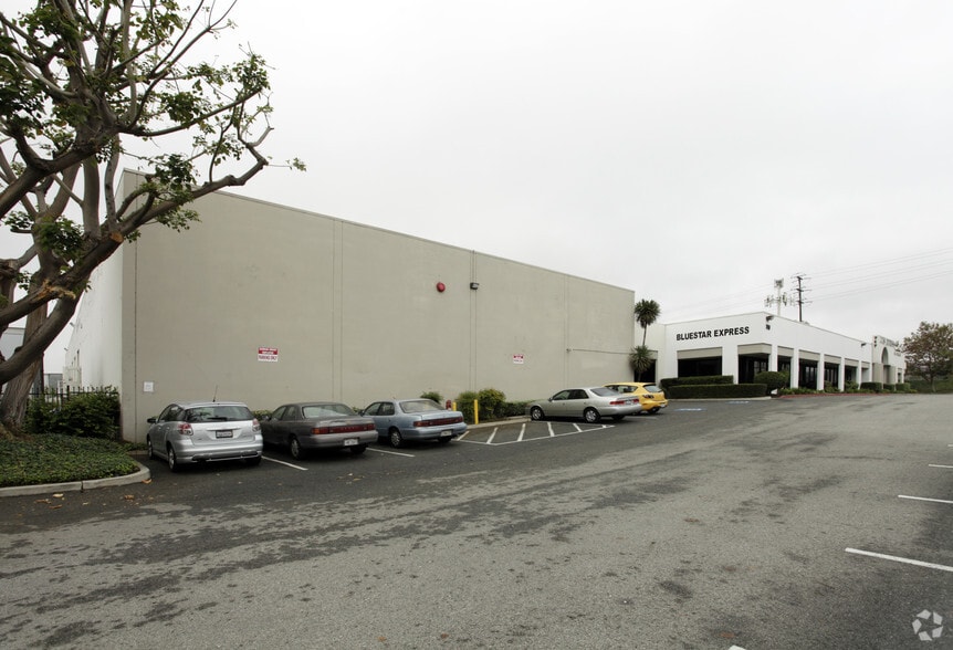 18961-18971 E Arenth Ave, La Puente, CA for lease - Building Photo - Image 3 of 4