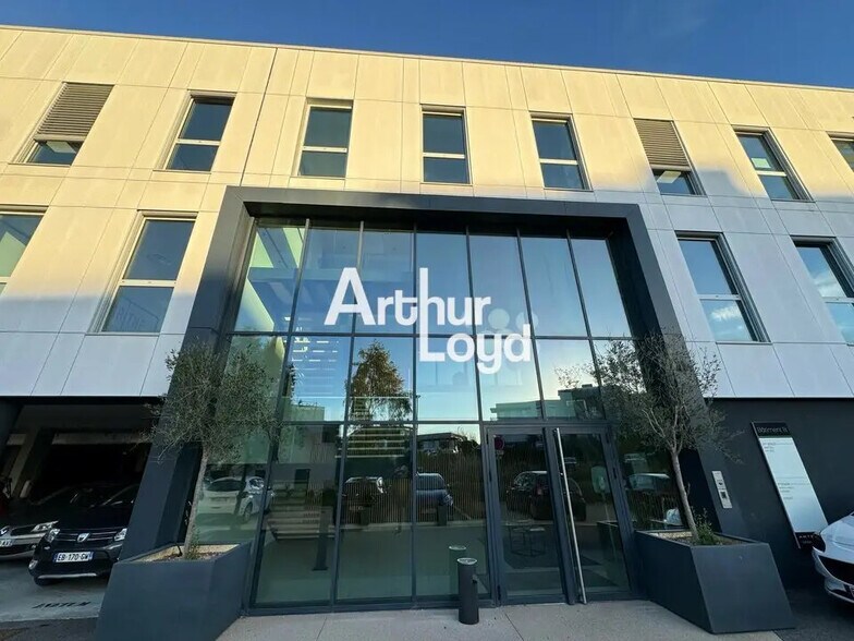 Office in SOPHIA ANTIPOLIS for lease - Building Photo - Image 2 of 7