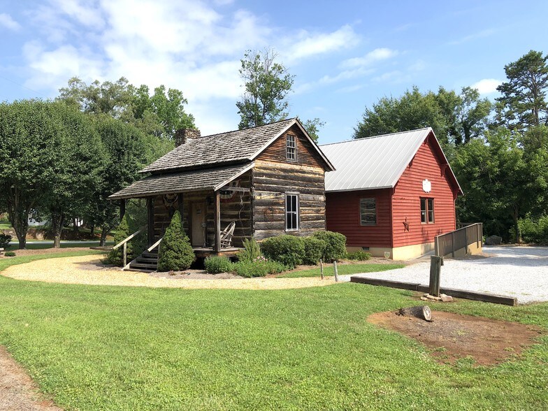 511 Grant St, Clarkesville, GA for sale - Primary Photo - Image 1 of 1