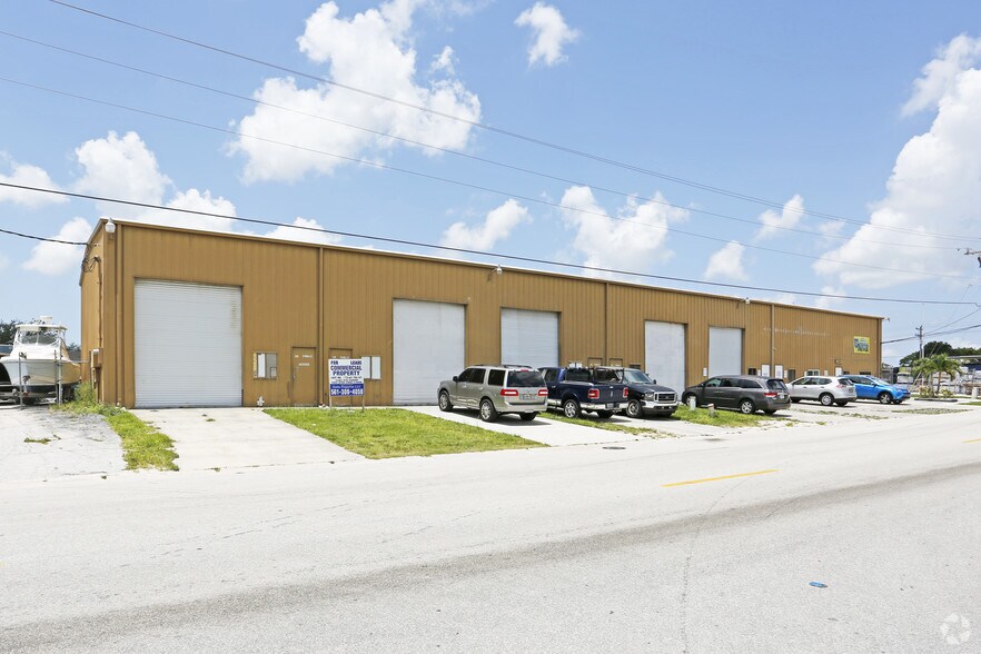 11081112 SE 9th Ln, Cape Coral, FL 33990