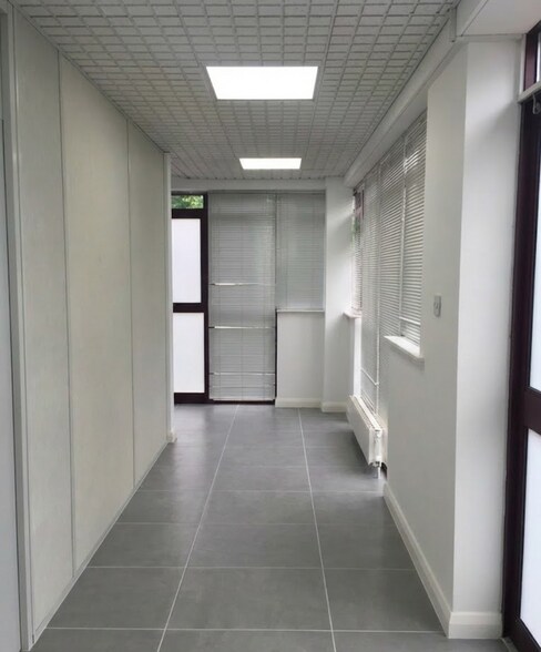 Dwight Rd, Watford for lease - Building Photo - Image 3 of 8