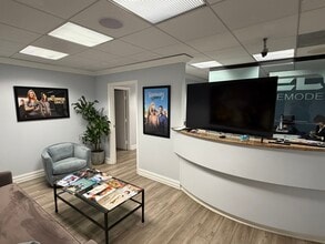 4312 Woodman Ave, Sherman Oaks, CA for lease Interior Photo- Image 2 of 4