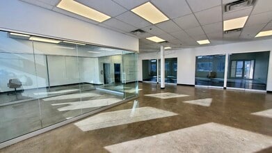 5579-5581 Rue Paré, Mt Royal, QC for lease Interior Photo- Image 2 of 10