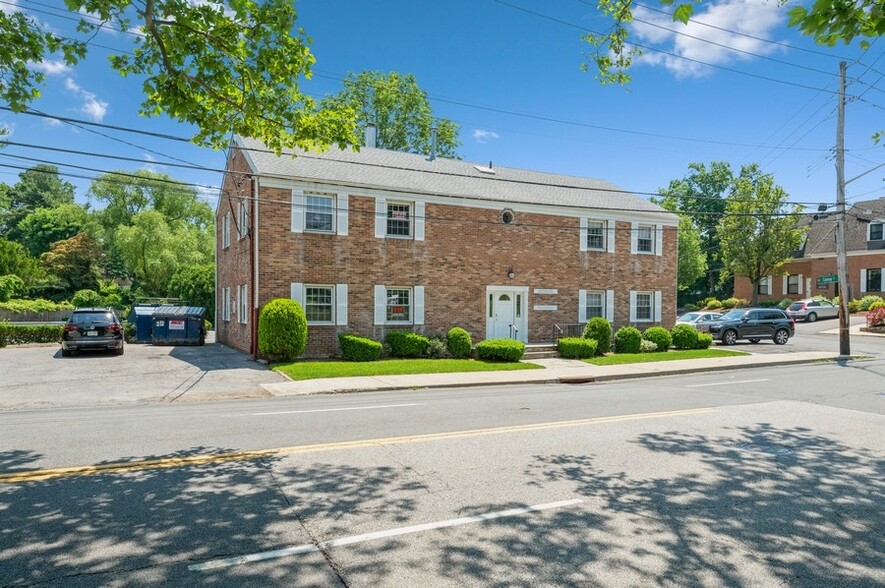 270 White Plains Rd, Eastchester, NY for lease - Building Photo - Image 1 of 6