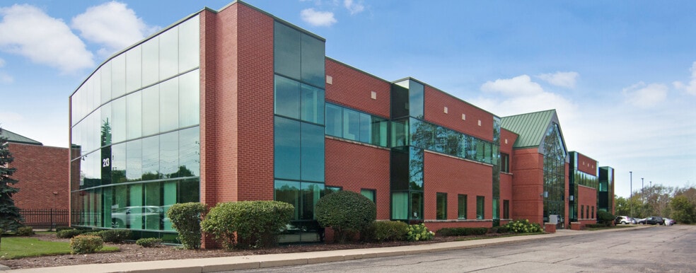 213 Front St, Mchenry, IL for lease - Building Photo - Image 2 of 9