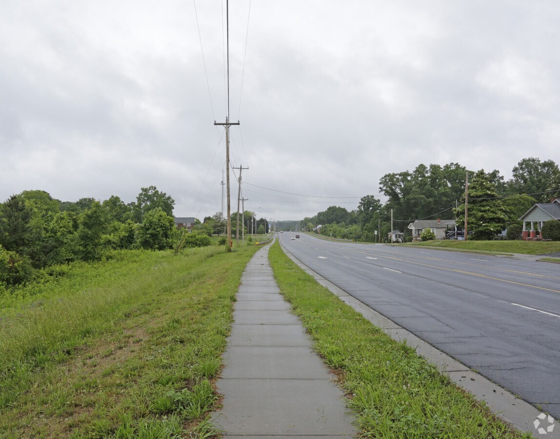 501 Aquadale & Rd, Albemarle, NC 28001