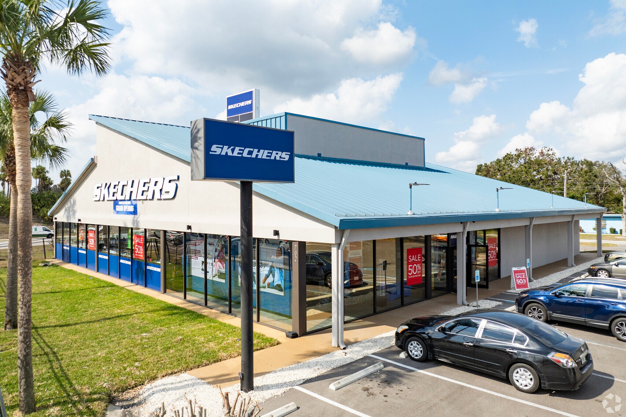 702 E Fowler Ave, Tampa, FL for sale Primary Photo- Image 1 of 1