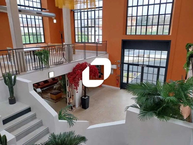 Office in Béziers for lease - Interior Photo - Image 2 of 9