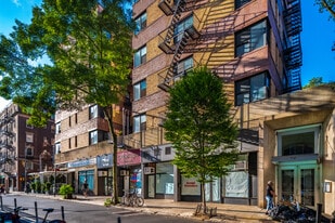 70-80 Clark St, Brooklyn NY - Bar