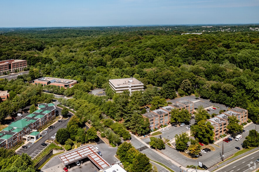 200 Professional Dr, Gaithersburg, MD for sale - Building Photo - Image 3 of 16