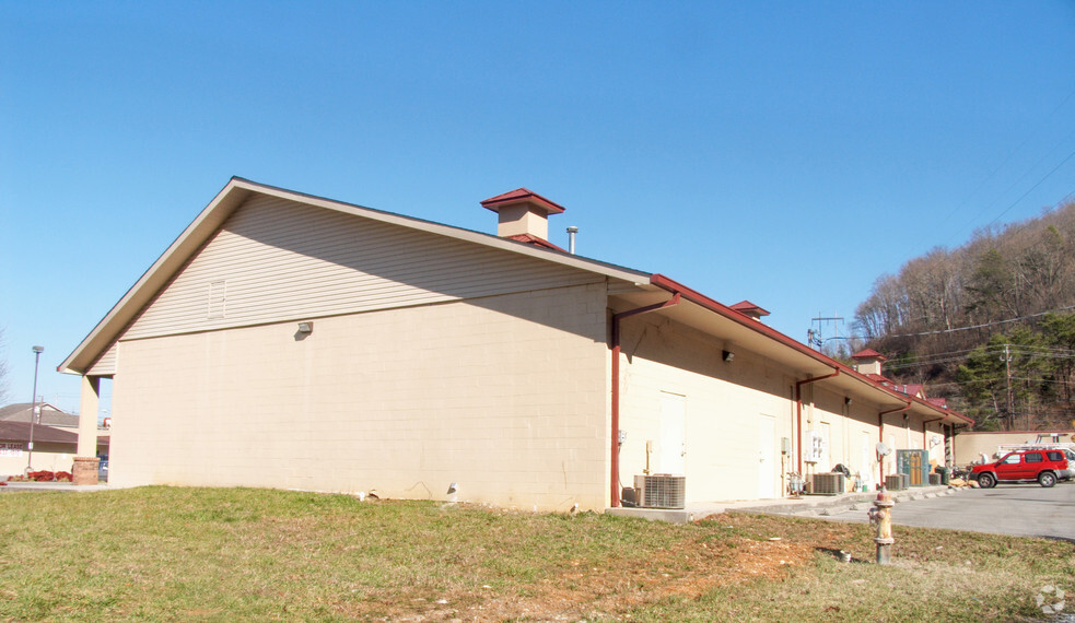 6667 Maynardville Hwy, Knoxville, TN for lease - Building Photo - Image 3 of 13