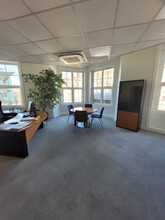 Office in Lyon for lease Interior Photo- Image 2 of 5