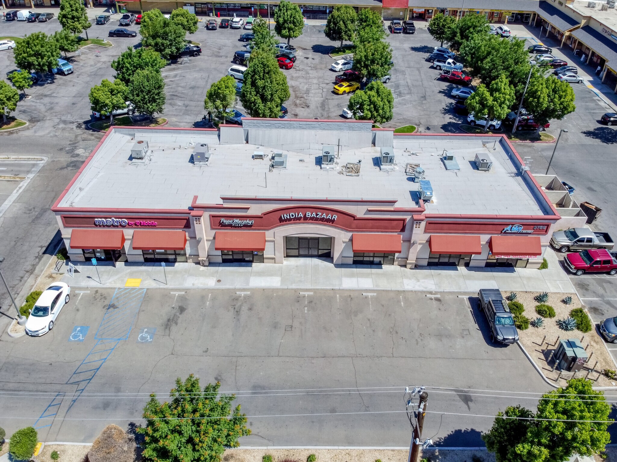 3752 W Shields Ave, Fresno, CA 93722 Victorian Shopping Center