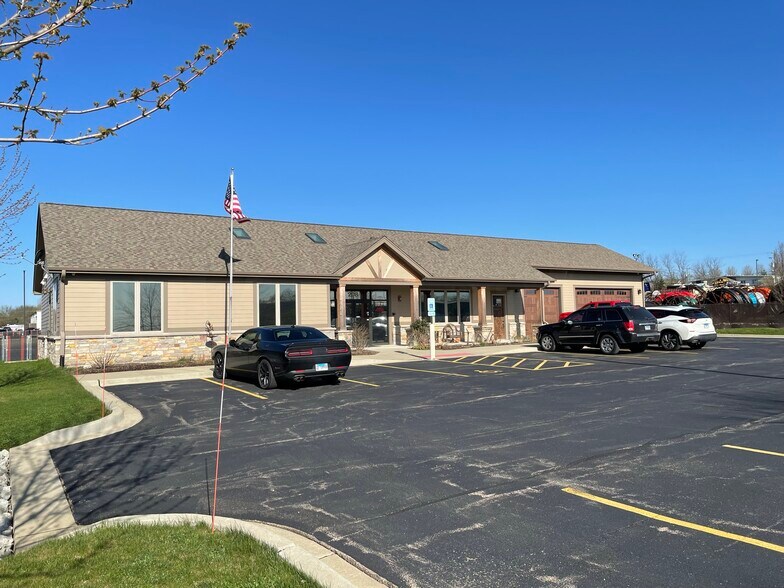 208 Paul St, Elburn, IL 60119