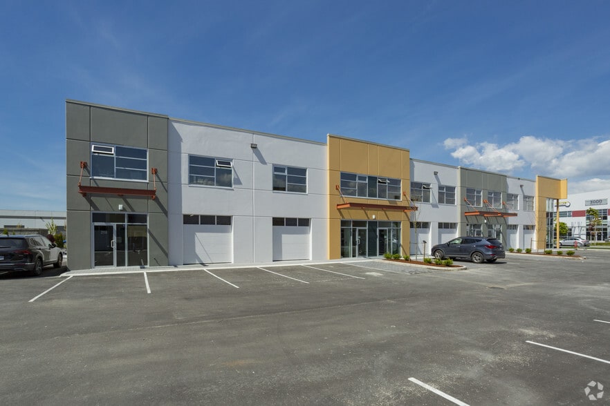 580 Seaborne Ave, Port Coquitlam, BC for lease - Primary Photo - Image 1 of 3
