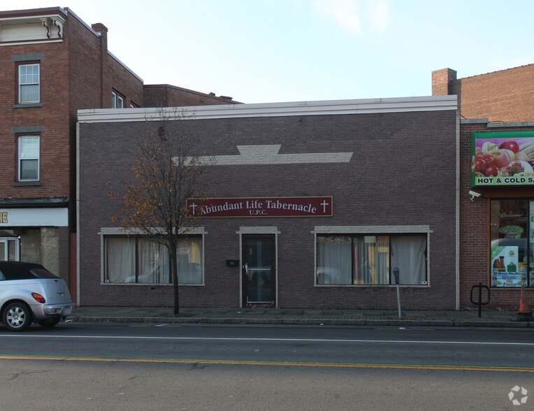 591 Broadway, Kingston, NY for sale - Primary Photo - Image 1 of 1