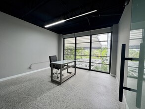 441 NE 3rd Ave, Fort Lauderdale, FL for lease Interior Photo- Image 2 of 5