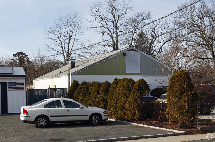 326 3rd Ave, Bayport, NY for sale - Primary Photo - Image 1 of 1