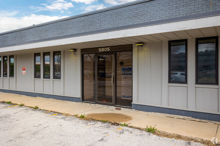 5805 Fleur Dr, Des Moines, IA for lease - Building Photo - Image 3 of 4