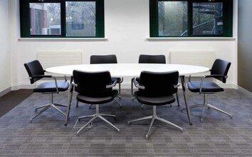 Kelvin Clos, Warrington for lease Interior Photo- Image 1 of 2