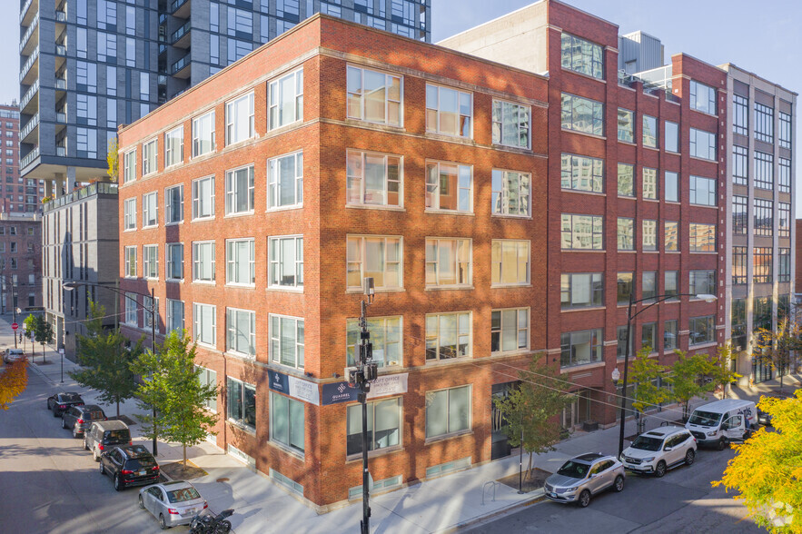 401 W Superior St, Chicago, IL for lease - Primary Photo - Image 1 of 20