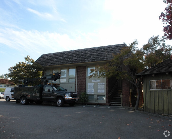 2021 Ygnacio Valley Rd, Walnut Creek, CA for sale - Primary Photo - Image 1 of 11