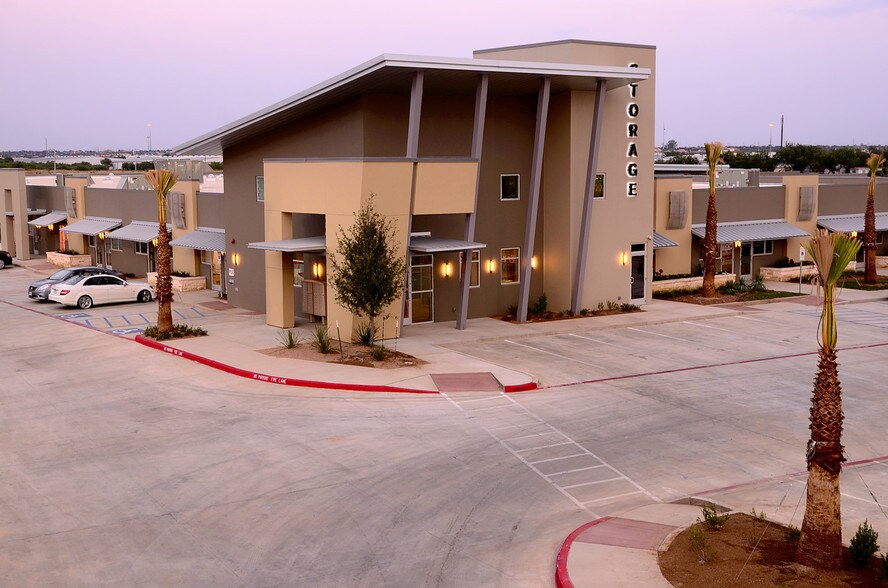 9807 Mines Rd, Laredo, TX 78045